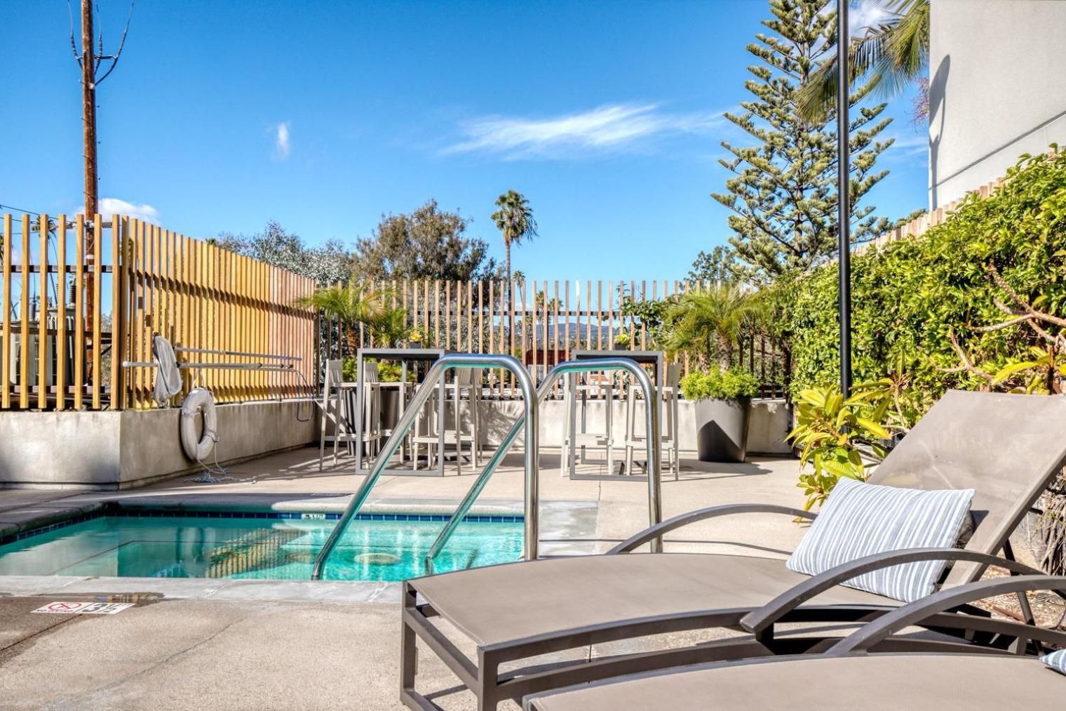 Blueground Brentwood Pool Ac Nr Getty Lax-1294